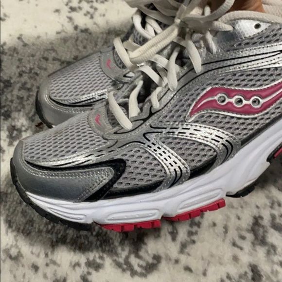 Saucony Oasis Grid running workout sneakers Size 10 EUC silver athletic active - Picture 5 of 10